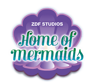 Vector sea-green shell with a pearl inside