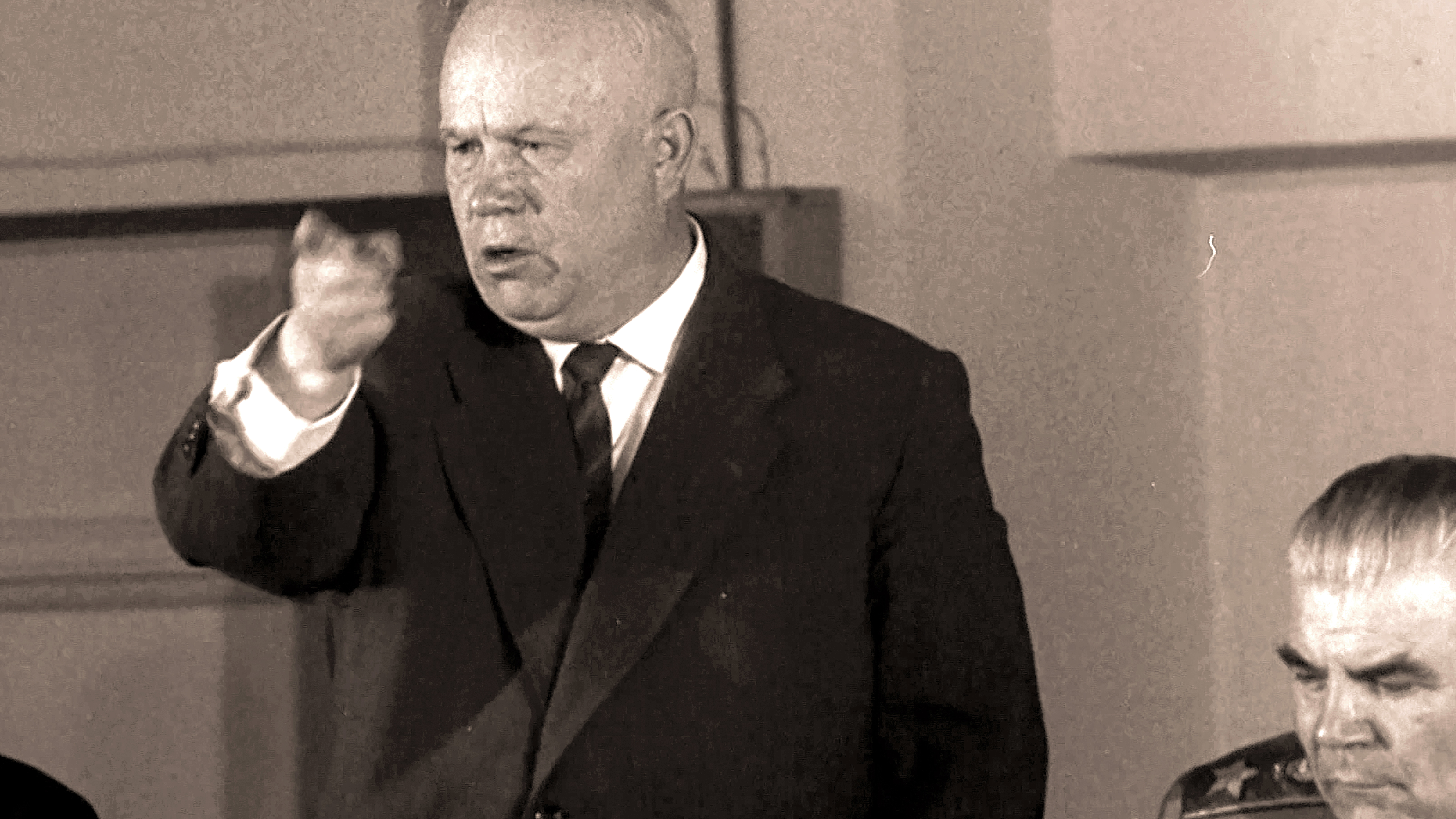 Ijtimoiy tarmoqlarda xotinlarning shaxsiy fotosuratlari