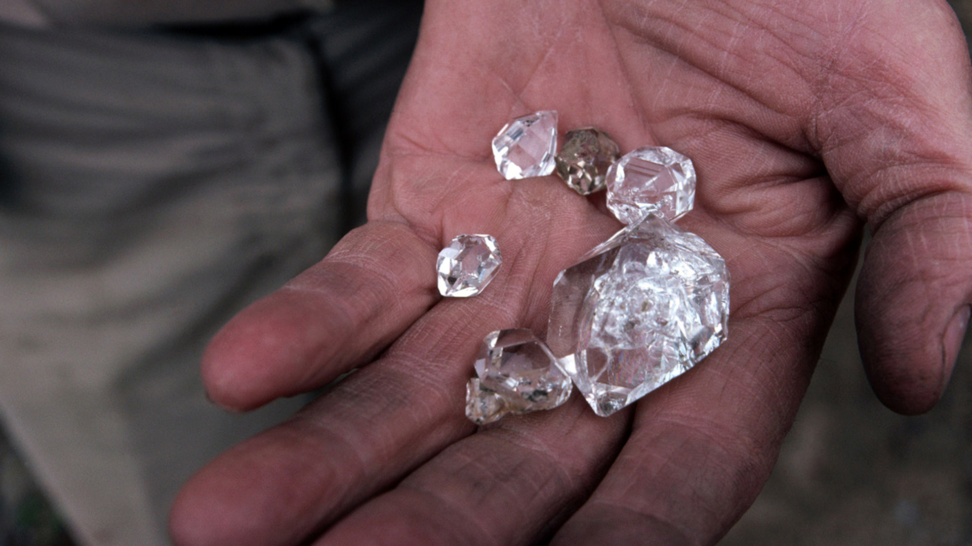 Russian Citizen Detained in Dagestan While Smuggling Diamonds Worth 41 Million Rubles
