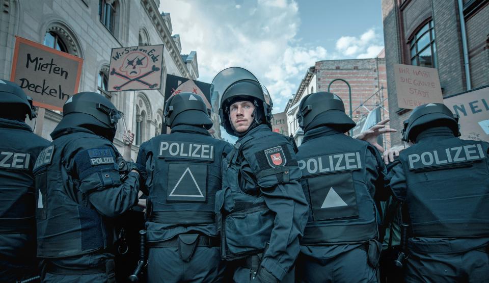 Allein zwischen den Fronten