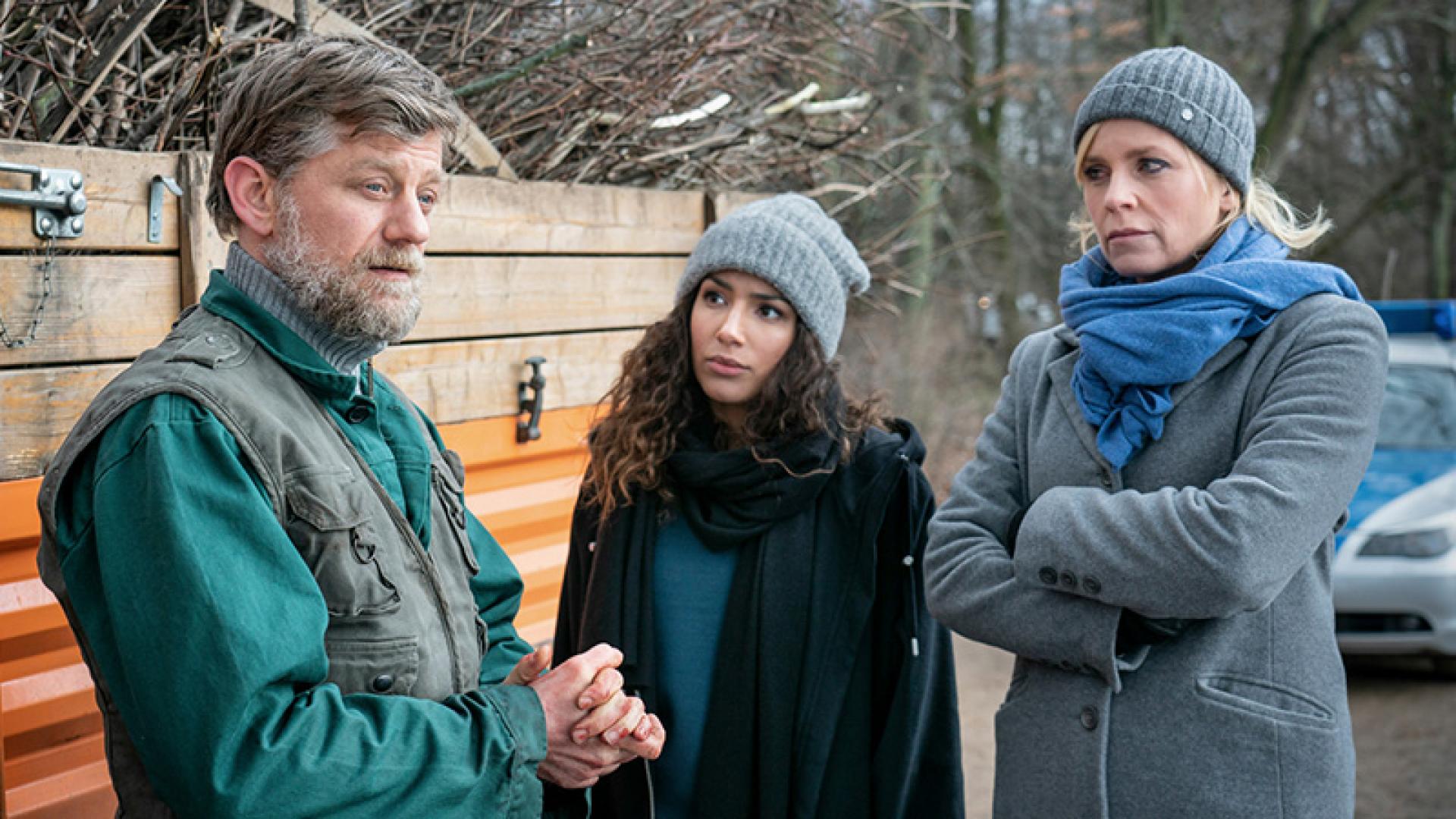 Soko (singer) visual data 5