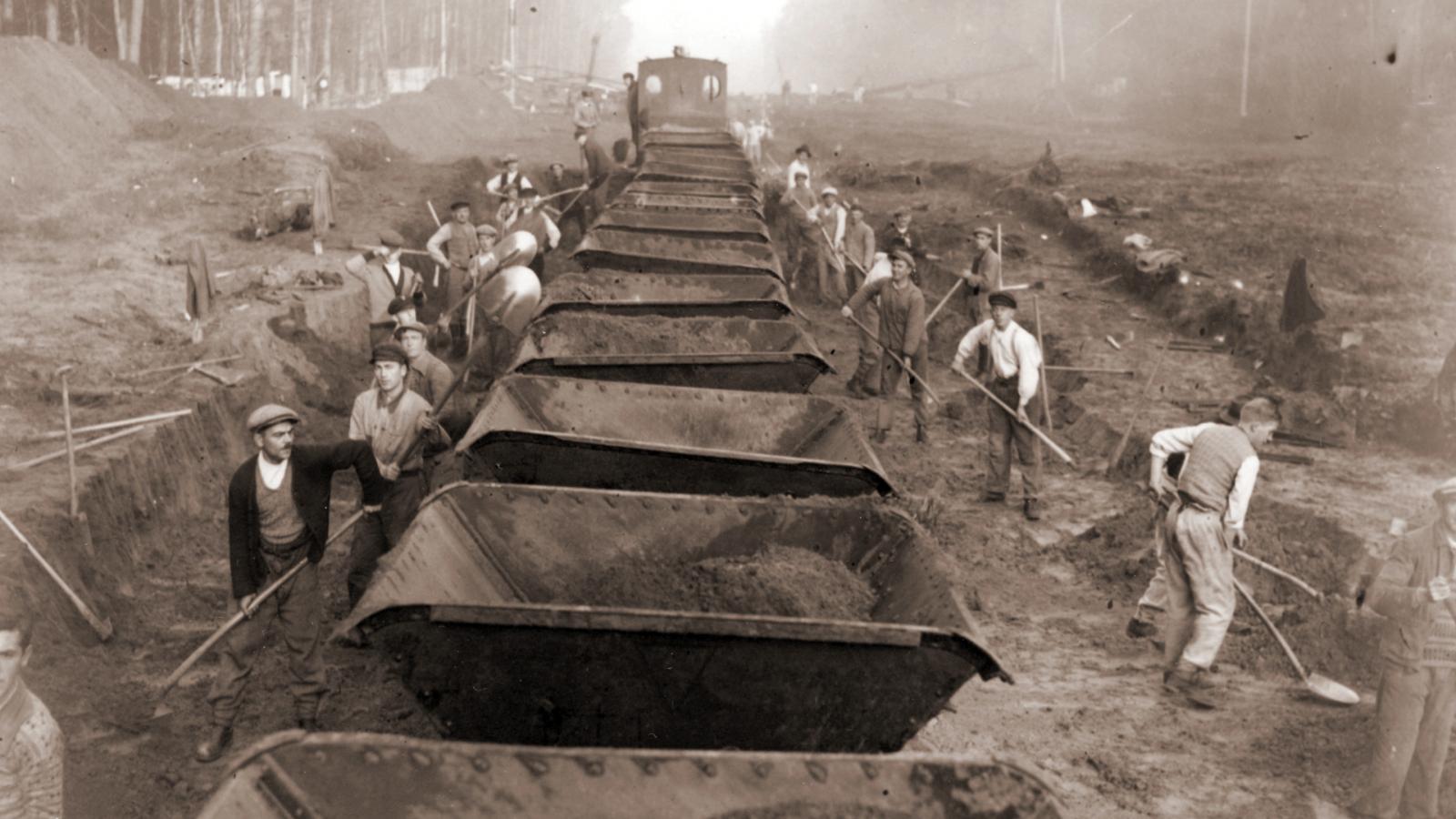 Hitler's Highways (Episode 2)