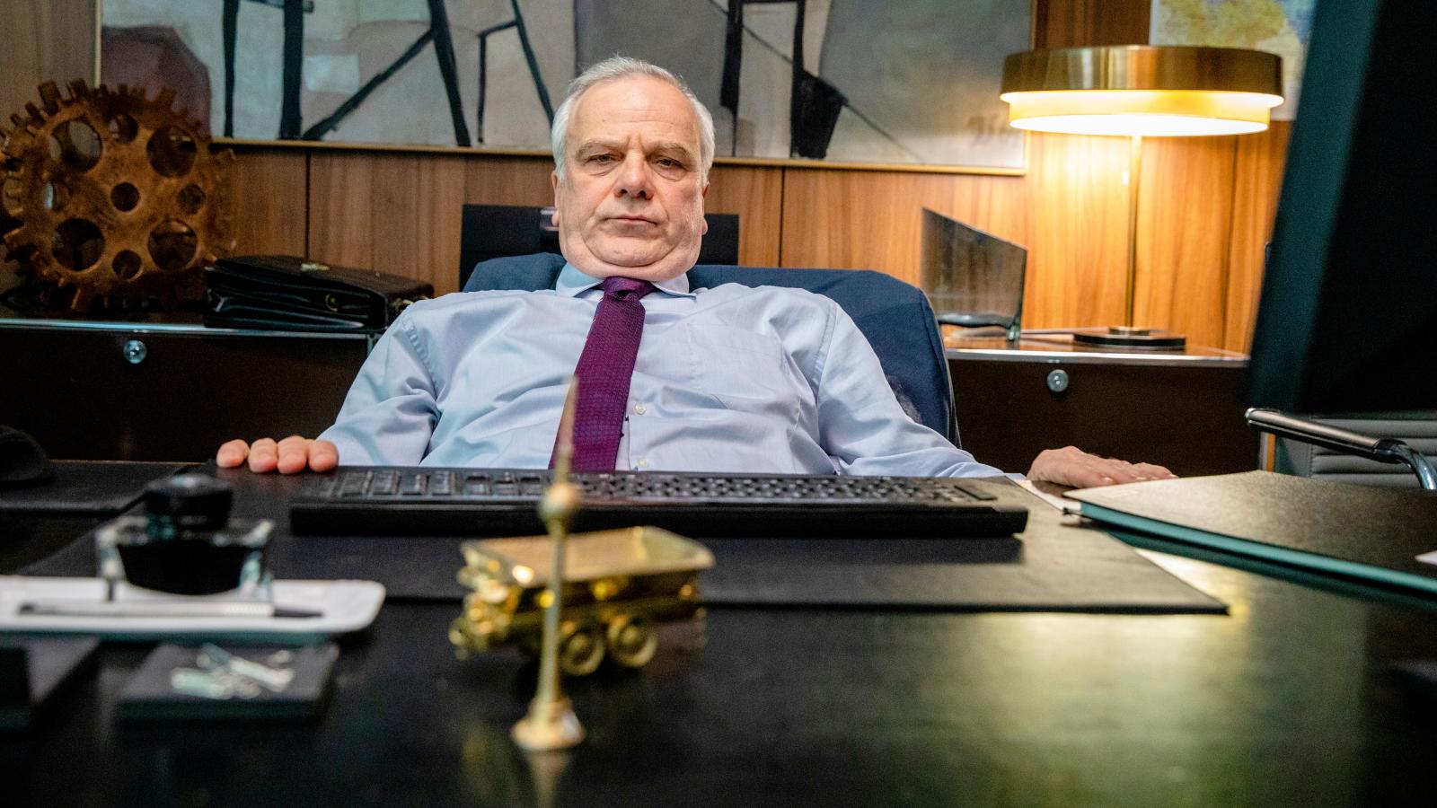 Eichwald, M.P. - Season 2, Vor Arbeit ganz grau (DACH-Katalog)