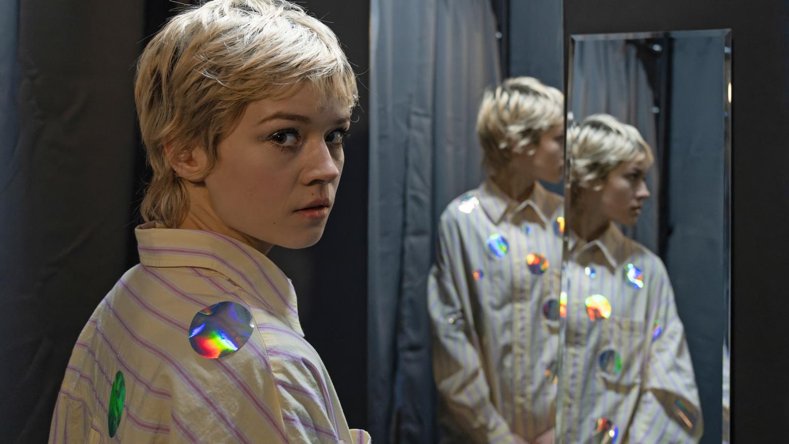 Becoming Charlie: Sonne, Mond und Erde