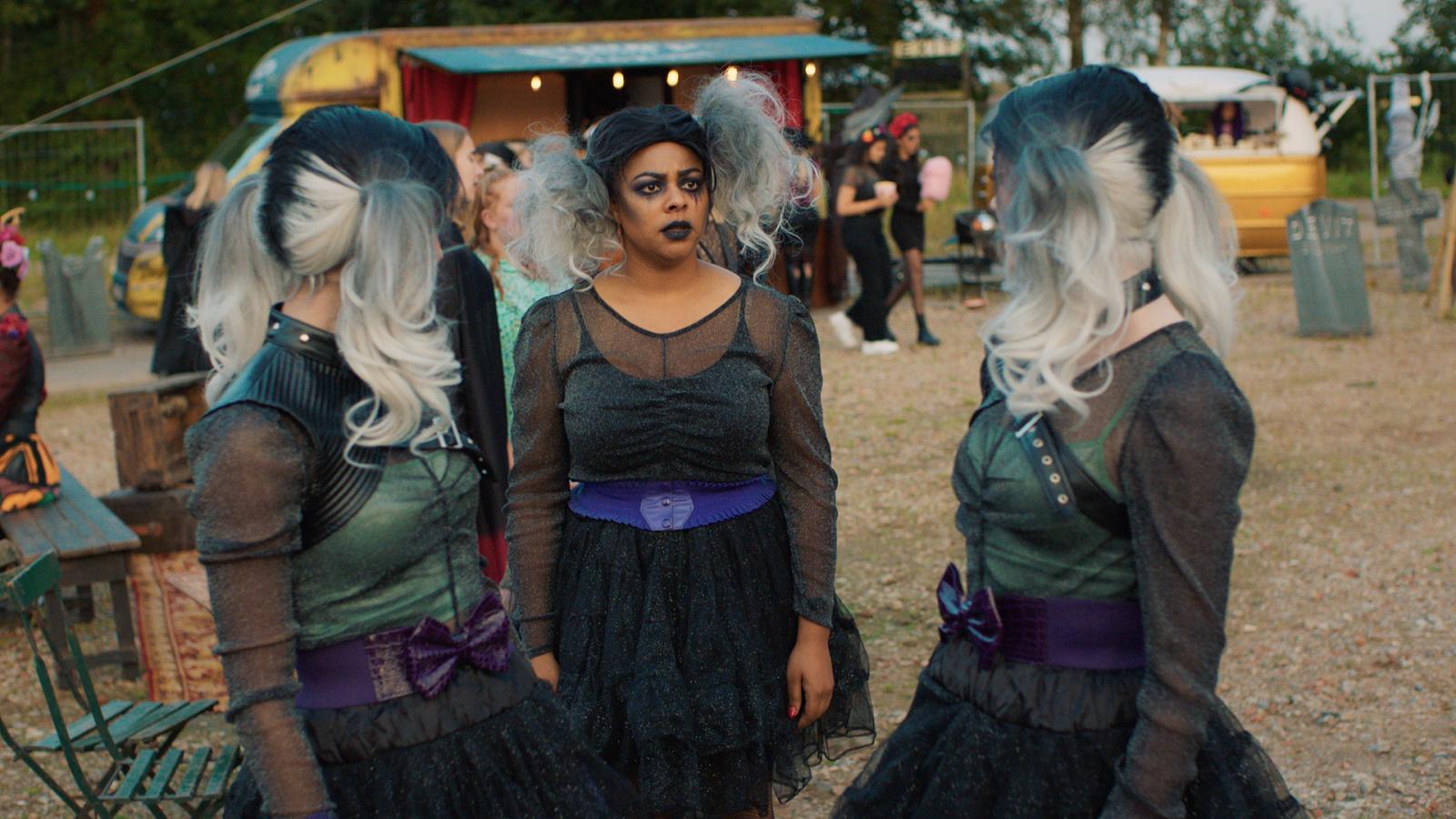 #LikeMe, Season 3: #TRASHFIGHT (eps. 8)