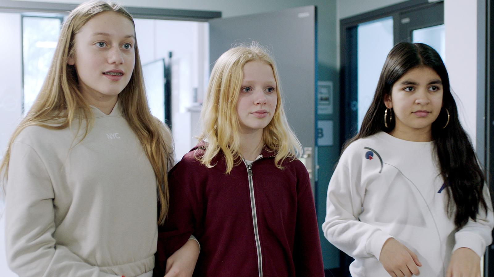 Truth or Dare, Season 1 - If you had to choose (eps. 1)