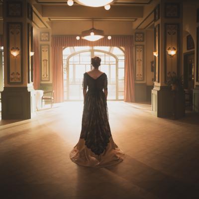 Grand Hotel by the Sea - Thekla Reuten as "Sandra" (photo: Thomas Jeninga)