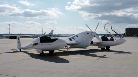 Race for the Sky: Hydrogen plane Hy4
